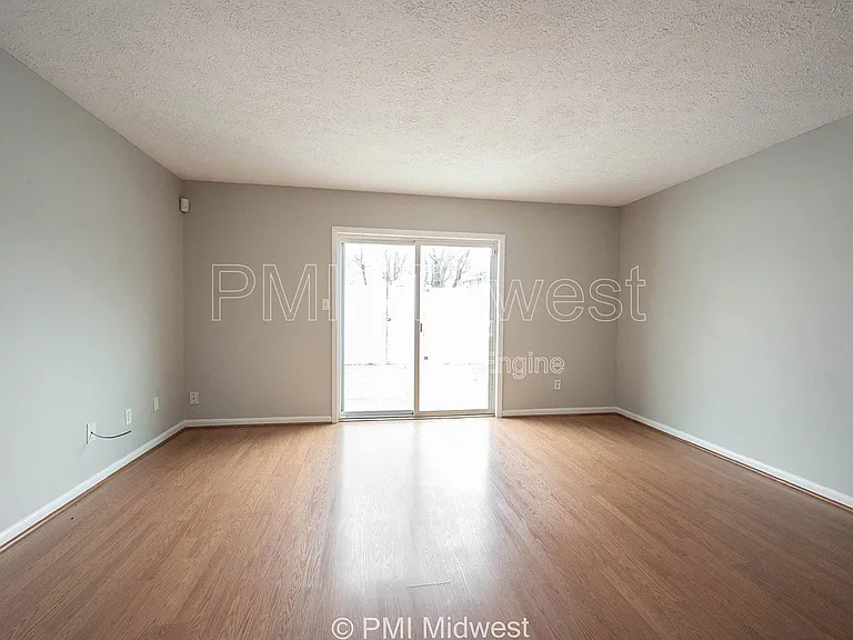 5611 N Rural St — Photo 11