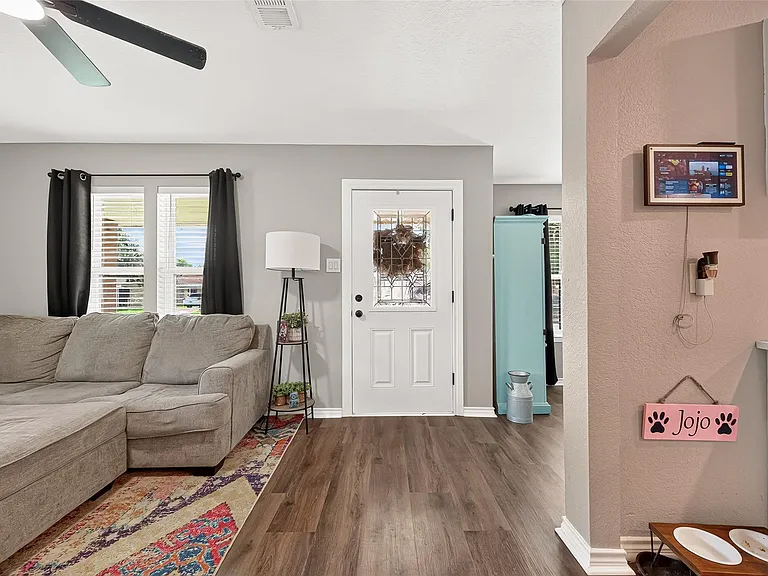 1005 Avenue D — Photo 7