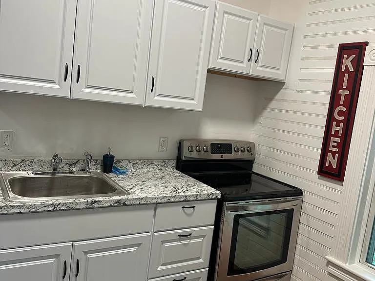 121A E Union St — Photo 11
