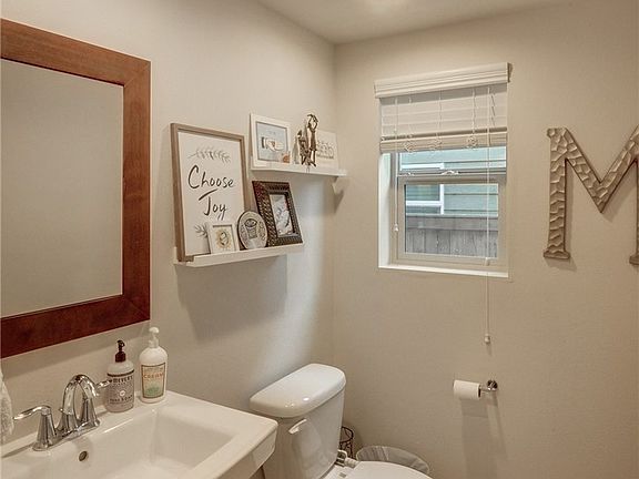 5th image of 1607 148th Pl SW Unit 15