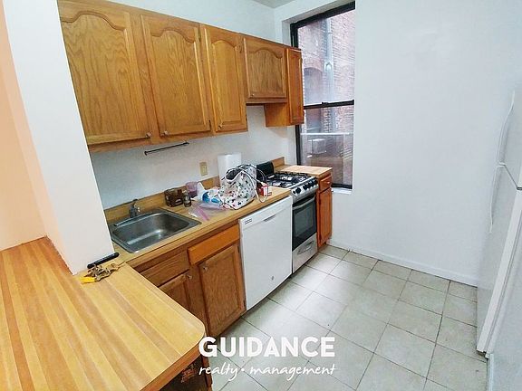 5th image of 159 W 80th St APT 2A