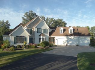 W8583 Quiet Ln, Hortonville, WI 54944