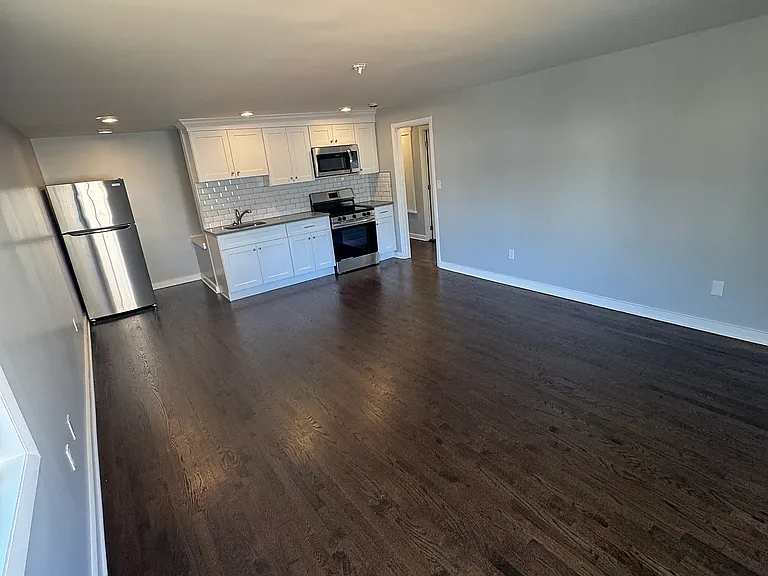 353 Edgewood Ave #R2 — Photo 8