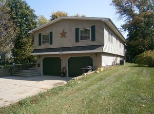 241 N Queen St, Whitewater, WI 53190