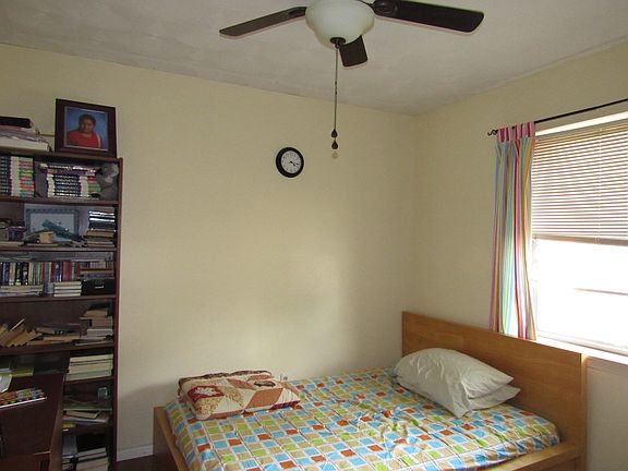 5th image of 202 S Bernice Dr