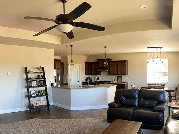 3rd image of 4025 Hyde Park Ct