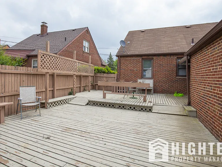 6528 S Canterbury Rd — Photo 8