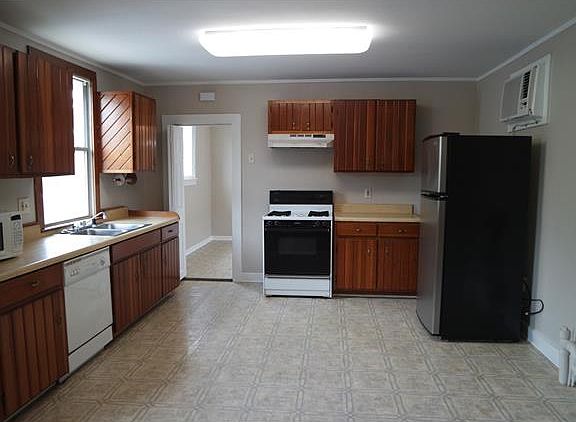 3rd image of 6219 Wilson St