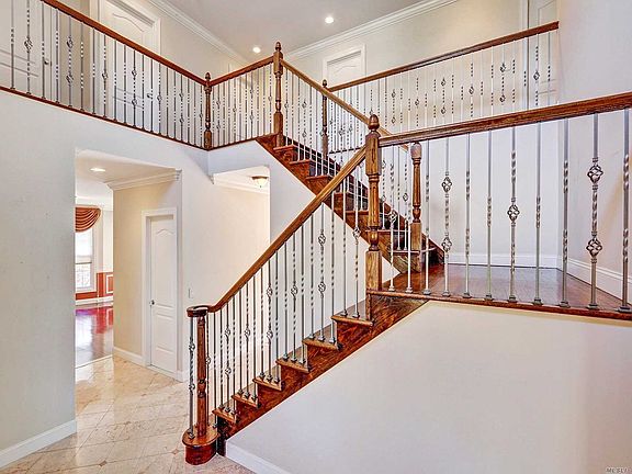 3rd image of 59 Saint Andrews Ln