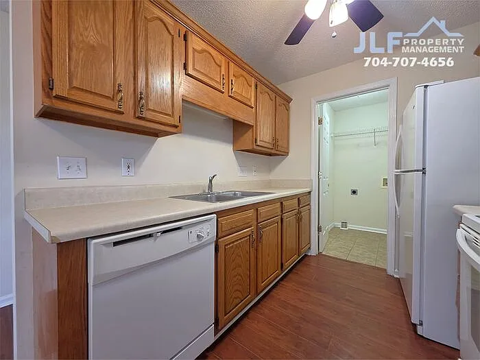 1645 Bernard Ave — Photo 6