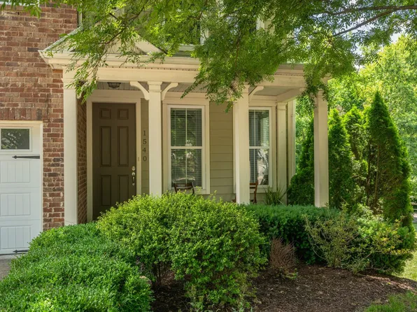 1540 Hampshire Pl, Thompsons Station, TN 37179