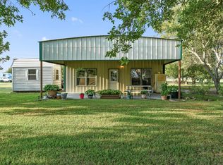 412 W Austin Ave, Seadrift, TX 77983