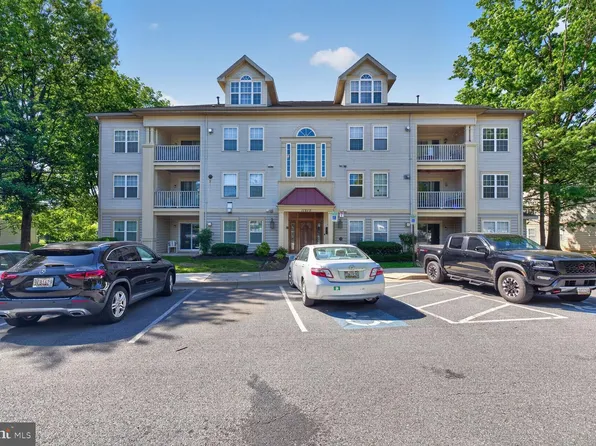 11812 Eton Manor Dr APT 104, Germantown, MD 20876