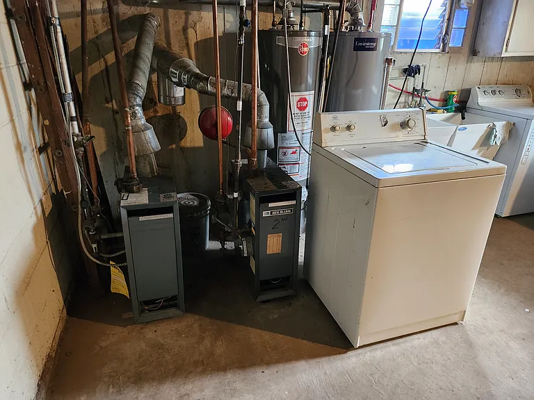 611 Glenview St #2 — Photo 8