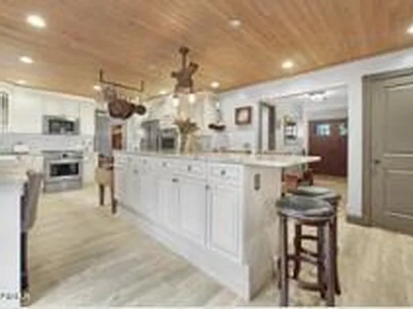 408 Burlingham Rd, Franklin, NJ 07416