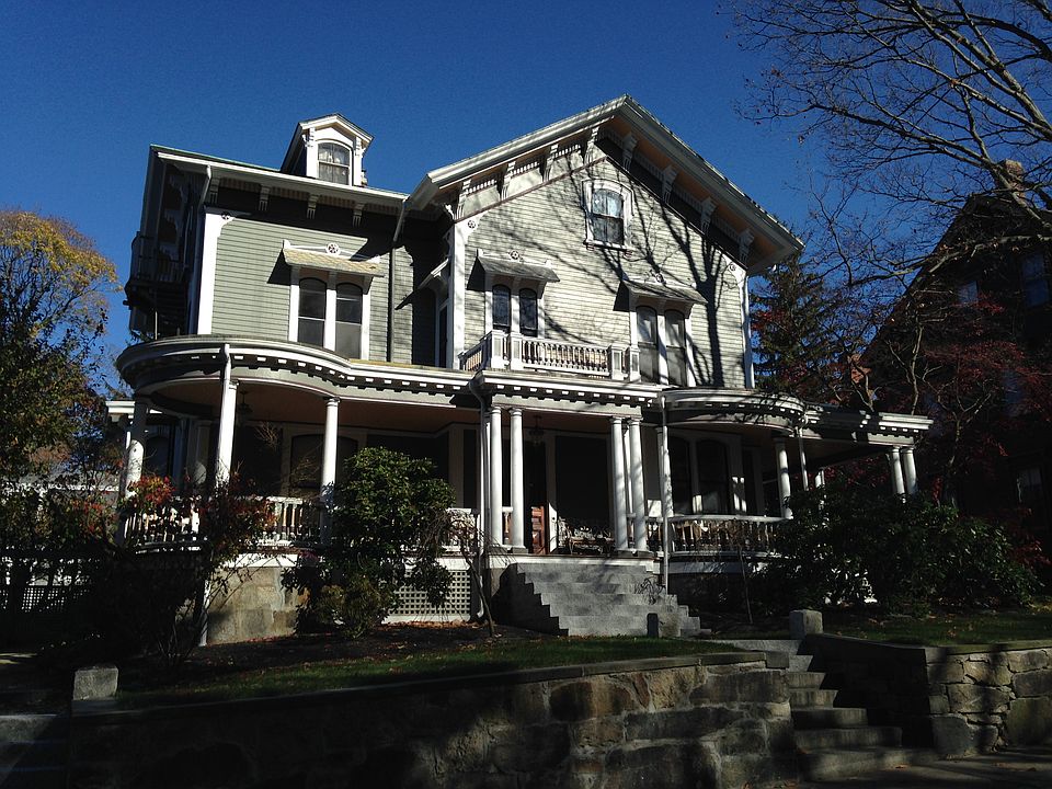 1st image of 36 Greenough Ave #3