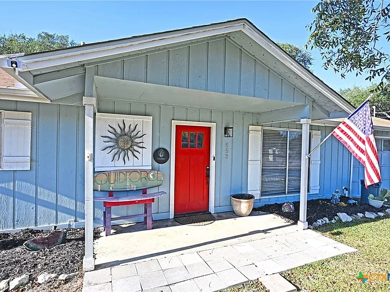 553 Scenic Dr — Photo 1