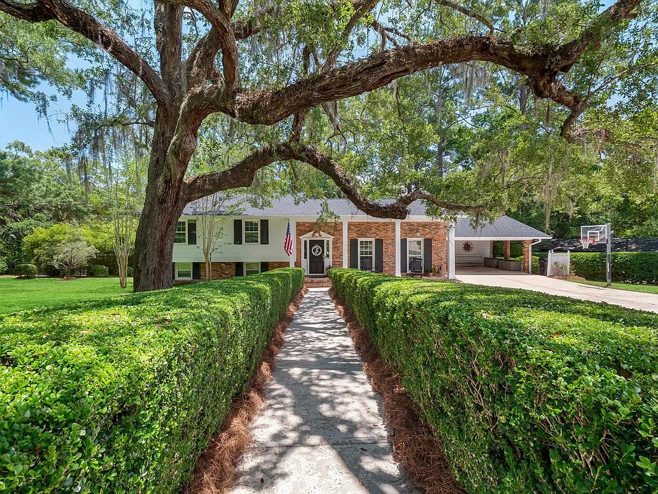 1st image of 2609 Lotus Dr
