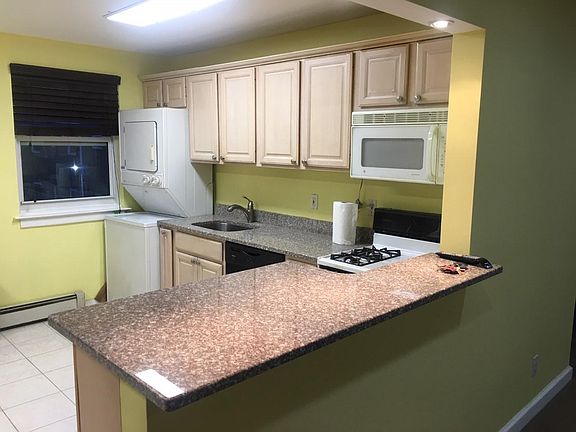 4th image of 247-62 77th Cres #2