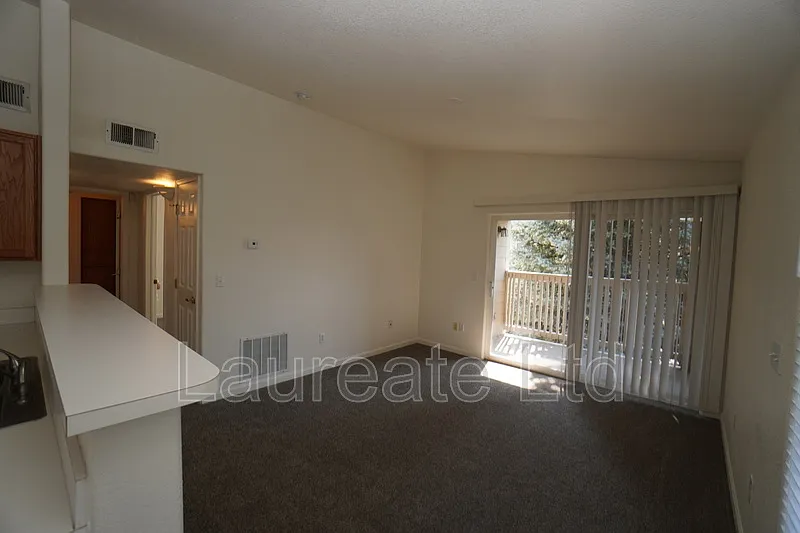 2 bed, 2.0 bath, 1025 sqft, $1,595 — Photo 2