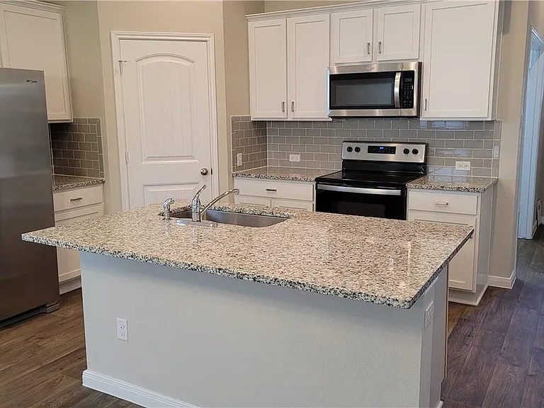 6406 Kildare Dr — Photo 6