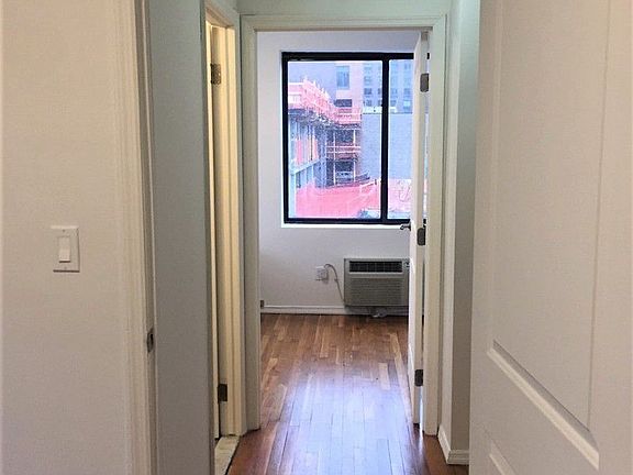 5th image of 626 10th Ave APT 4D