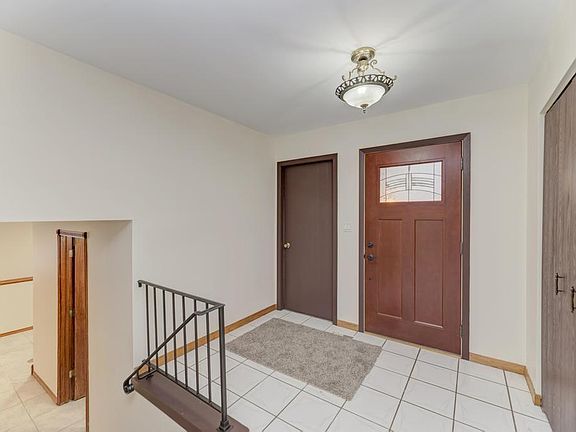 4th image of 870 Longford Dr