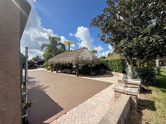 4th image of 89 NW Boundary Dr