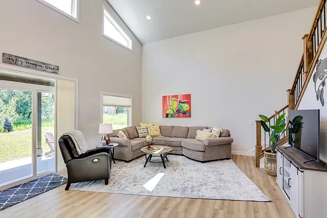 22 Kent Ln — Photo 5