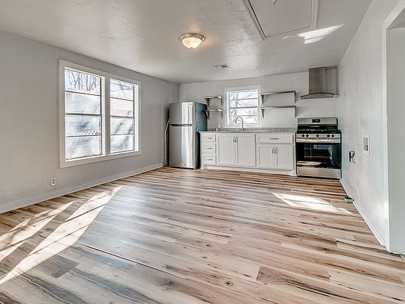5th image of 620 W Acres St #1