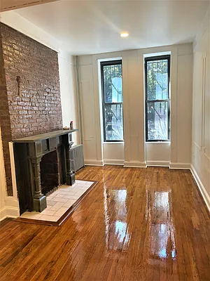 Rented by Brooklyn Real Inc | media 12