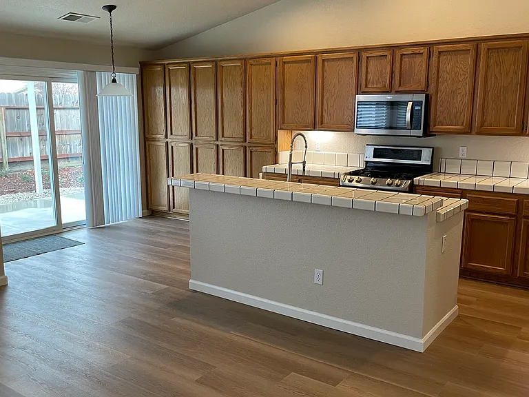 933 Lake Canyon Ave — Photo 7