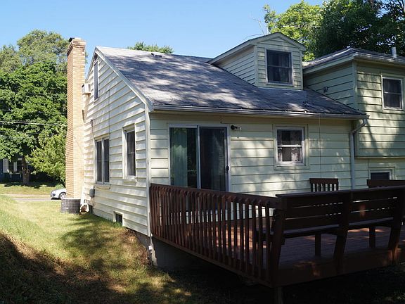 3rd image of 1746 Rossman Ave SE