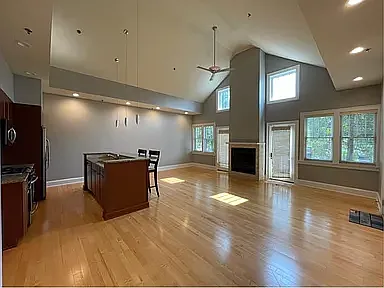 2 bed, 1274 sqft, $2,000 — Photo 2