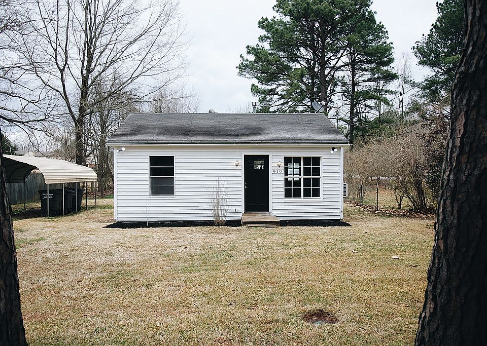 1st image of 910 W Trickey Ln