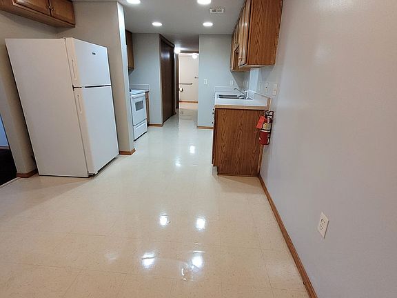 2nd image of 102 E 2nd St #105