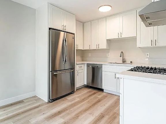5th image of 4152 Mississippi St APT 6