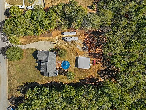 3rd image of 429 Highgrove Dr