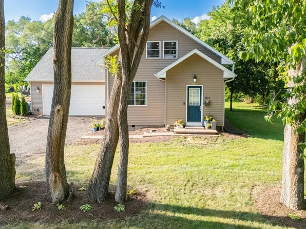 1207 Matilda St, Pekin, IL 61554