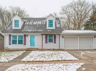 300 Victoria Dr, Normal, IL 61761