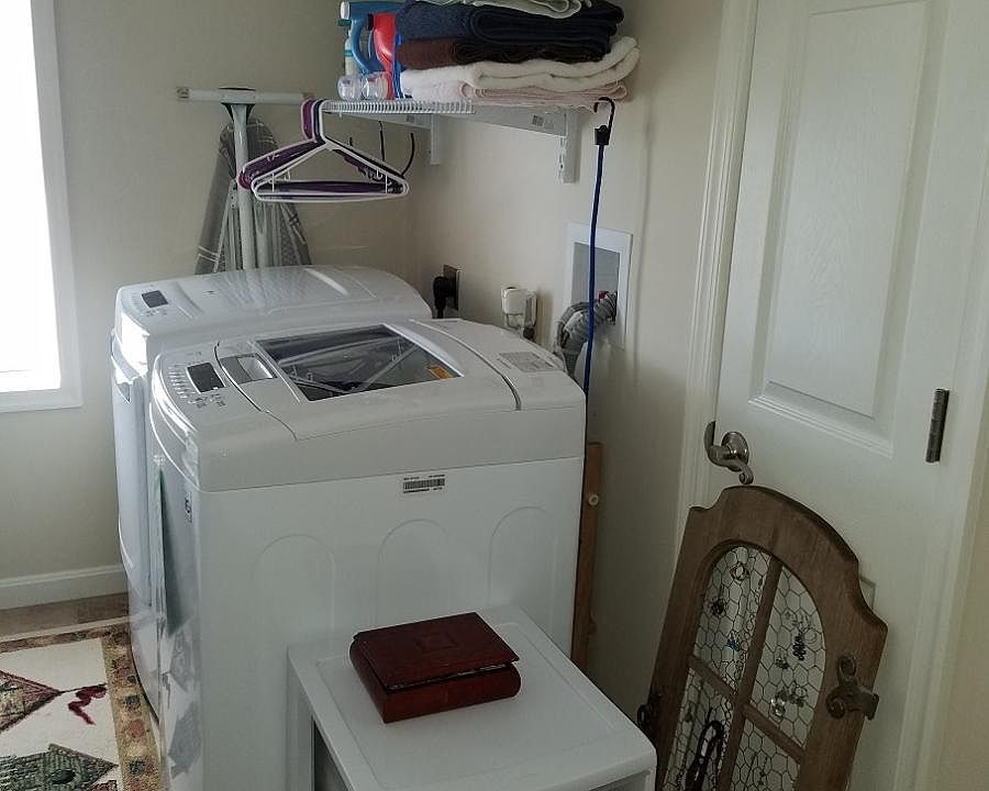 Laundry Area / hookups only