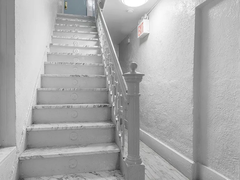 429 E 65th St #18 — Photo 7