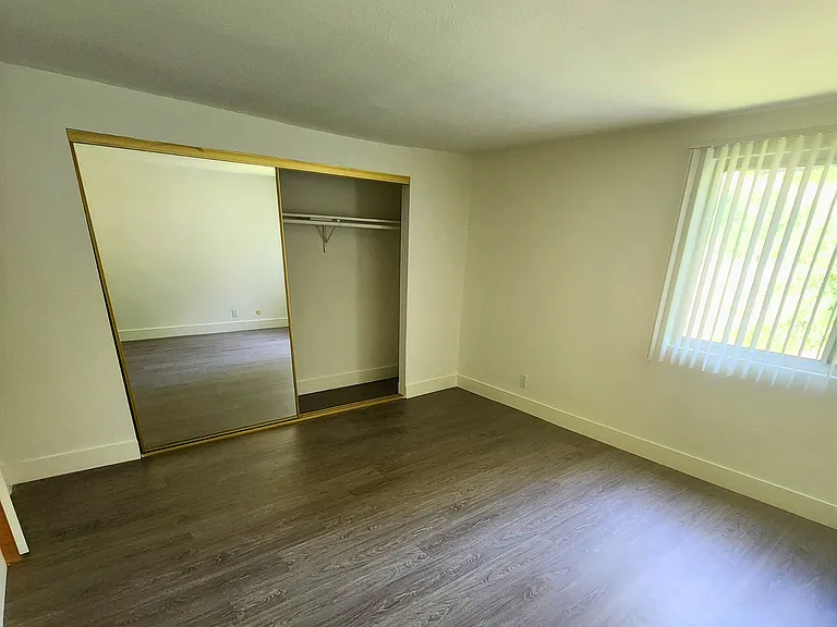 Hillside Terrace Apartments — Photo 9
