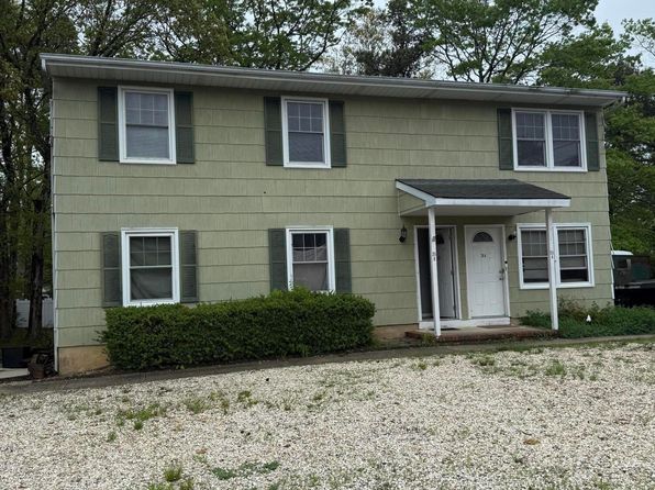 35 Atlantis Ave #B