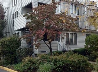 759 Spinnaker Ct, Secaucus, NJ 07094