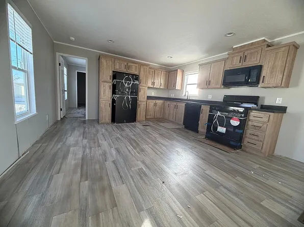 3502 E Hillview Cir, Saint Joseph, MO 64503