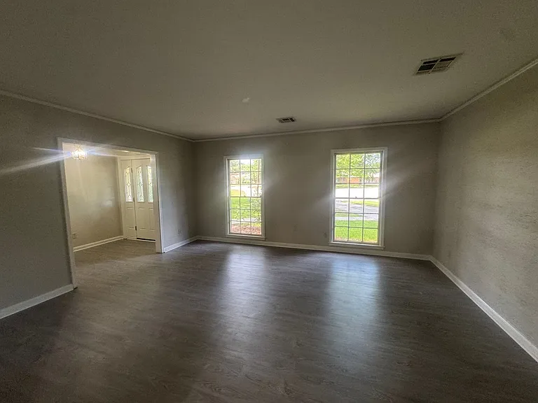 3054 Merrimac Dr — Photo 4