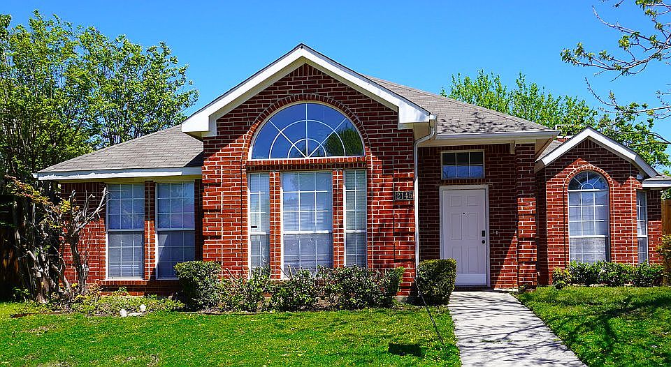 1st image of 2145 Chapman Dr