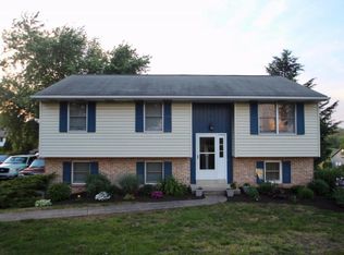 8324 Elizabethtown Rd, Elizabethtown, PA 17022