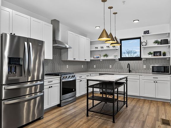 4th image of 402 Cleveland St #3